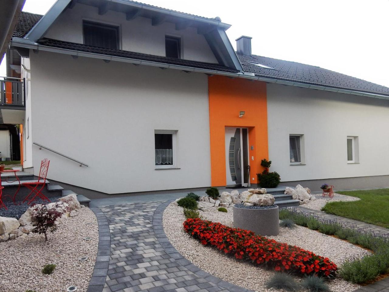 Fruehstueckspension Lach Bed & Breakfast Eberndorf Exterior photo